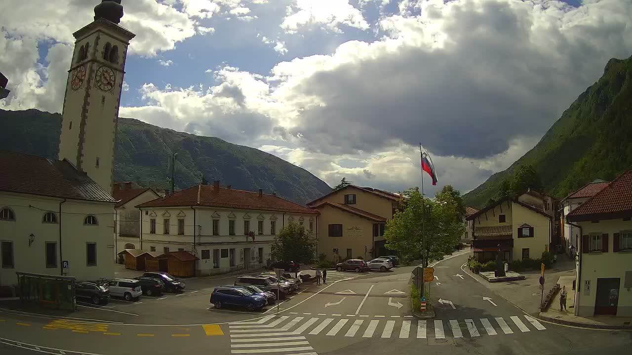 Spletna kamera Kobarid center mesta – dolina Soče – Slovenija