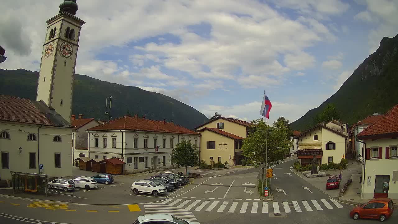 Spletna kamera Kobarid center mesta – dolina Soče – Slovenija