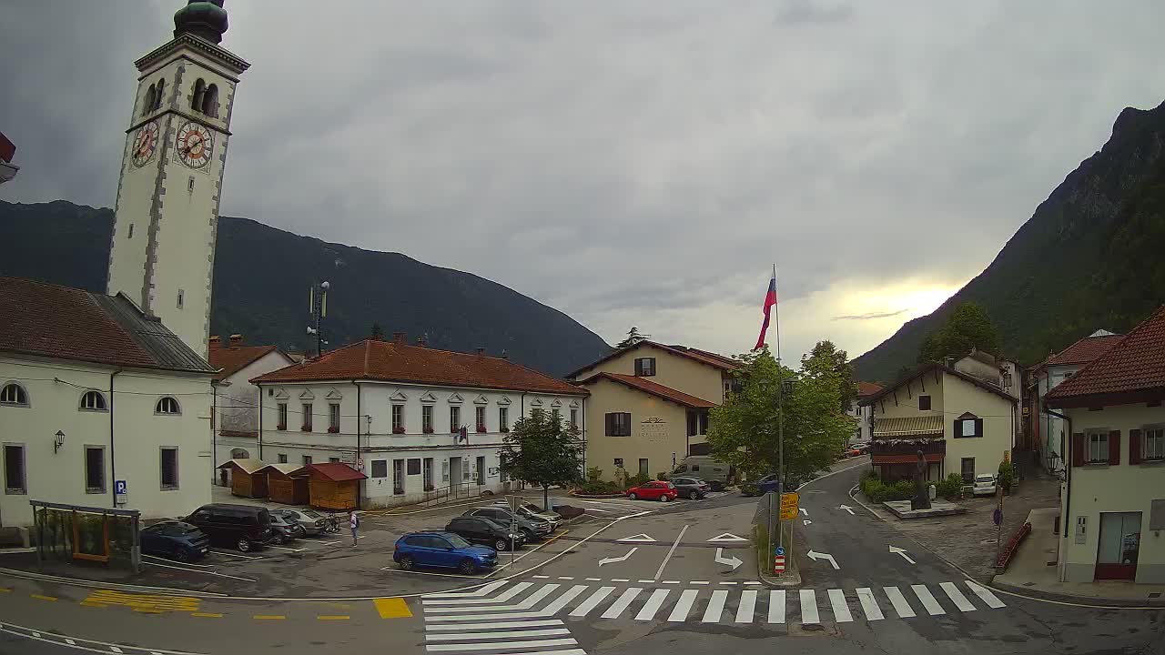 Spletna kamera Kobarid center mesta – dolina Soče – Slovenija