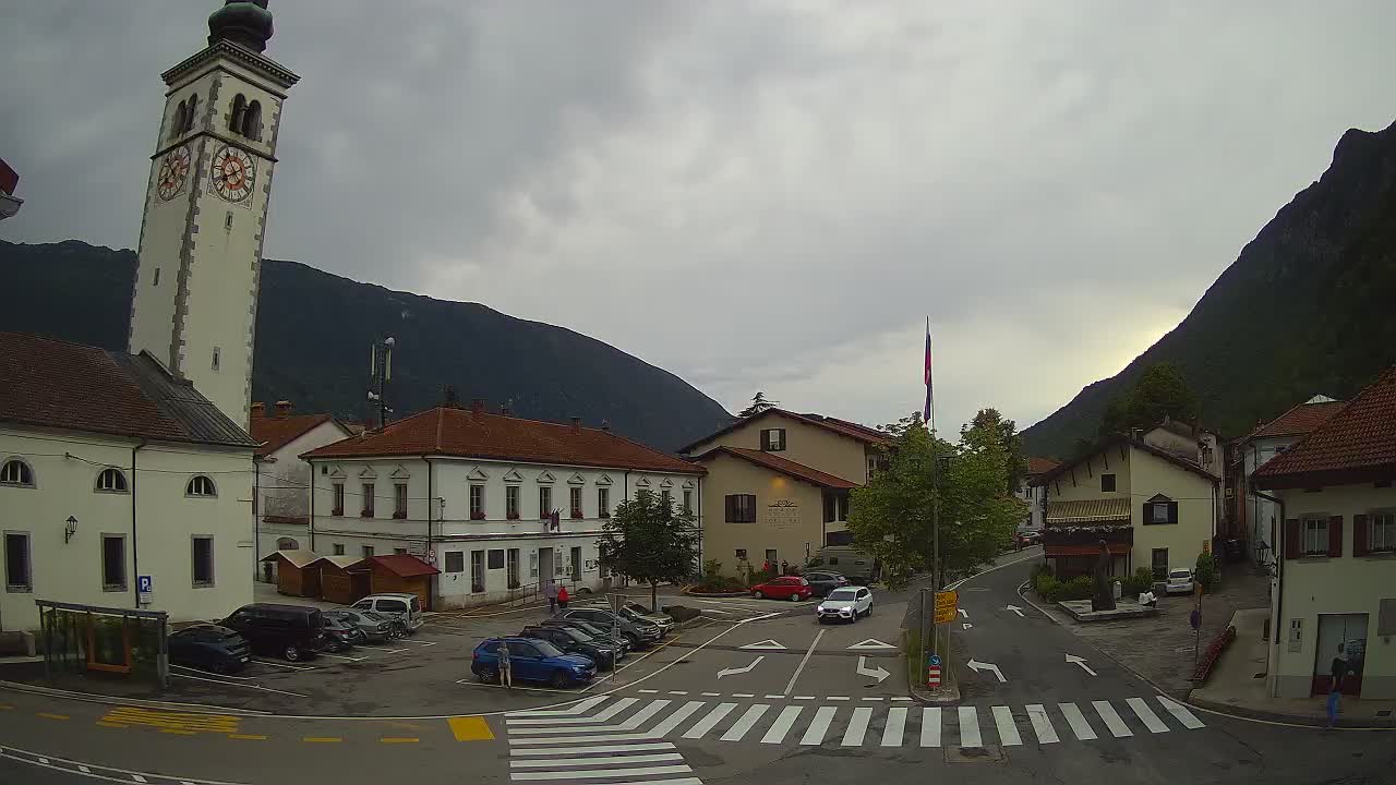 Spletna kamera Kobarid center mesta – dolina Soče – Slovenija