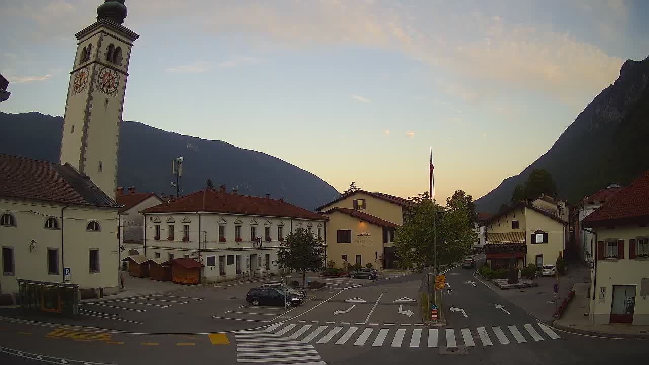Spletna kamera Kobarid center mesta – dolina Soče – Slovenija