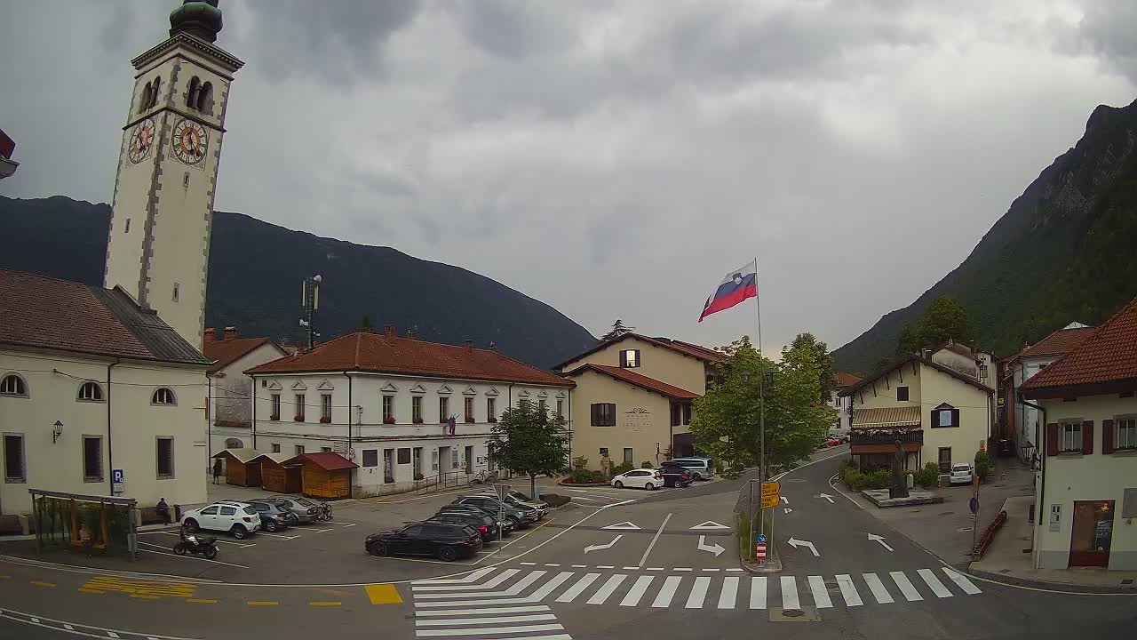 Spletna kamera Kobarid center mesta – dolina Soče – Slovenija