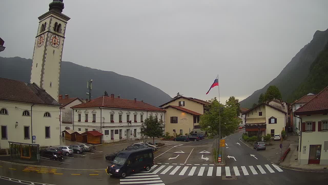 Web kamera uživo Centar grada Kobarida – dolina Soče – Slovenija