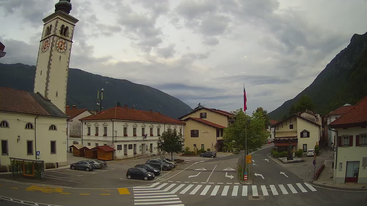 Spletna kamera Kobarid center mesta – dolina Soče – Slovenija
