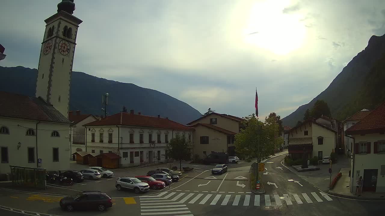 Spletna kamera Kobarid center mesta – dolina Soče – Slovenija