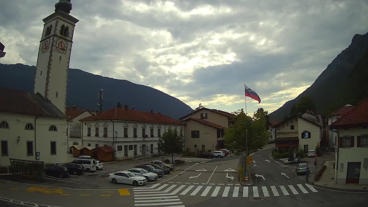 Spletna kamera Kobarid center mesta – dolina Soče – Slovenija