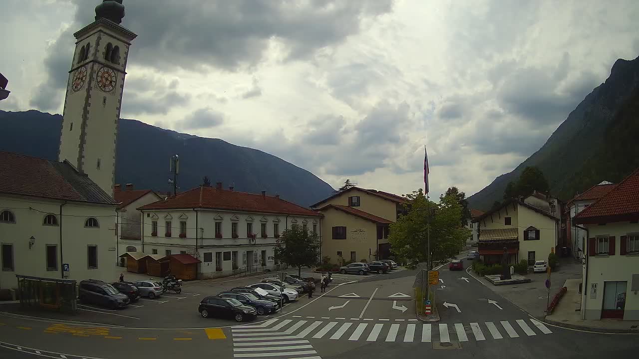 Spletna kamera Kobarid center mesta – dolina Soče – Slovenija