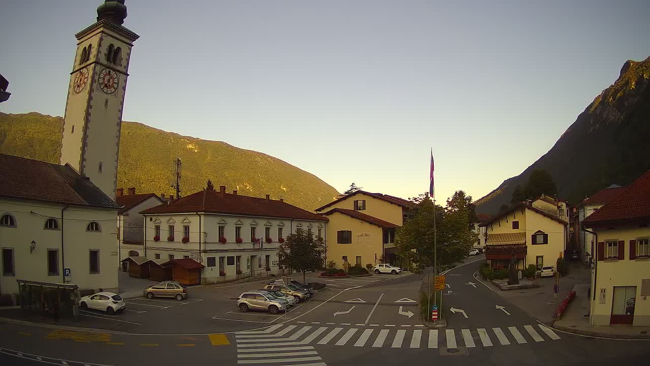 Spletna kamera Kobarid center mesta – dolina Soče – Slovenija