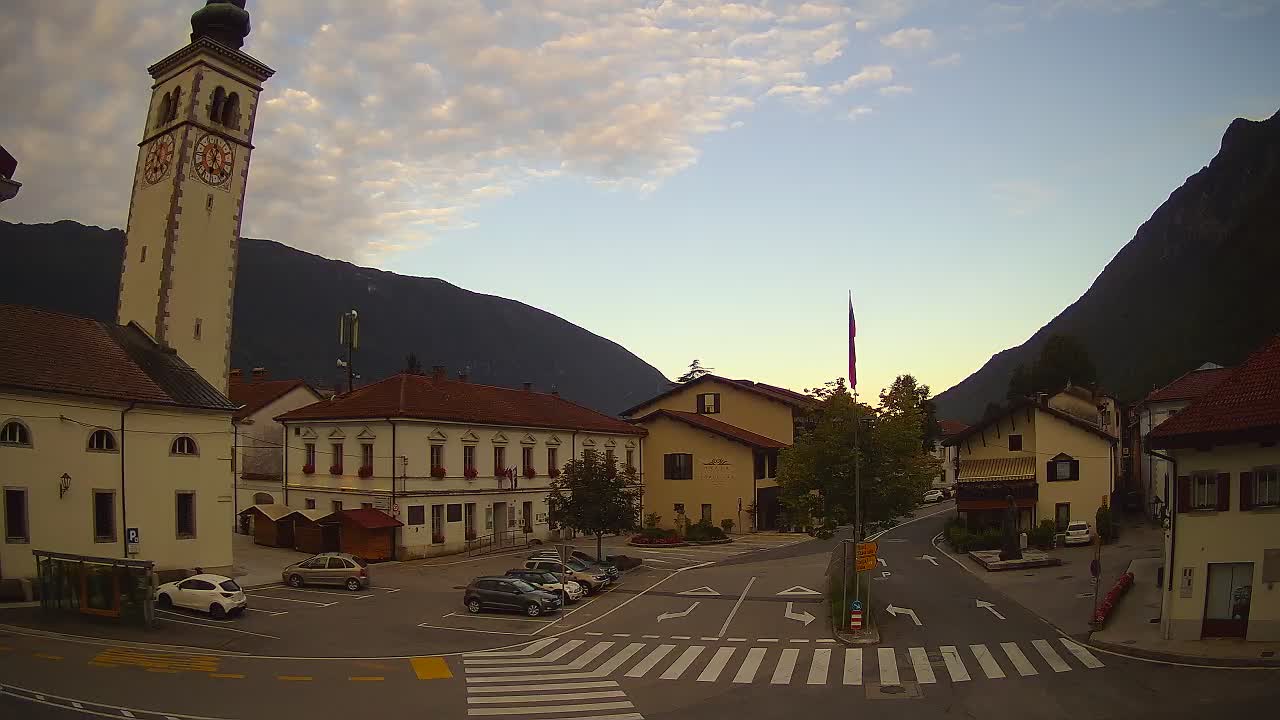 Cámara web en vivo Centro de la ciudad de Kobarid – Valle de Soča – Eslovenia