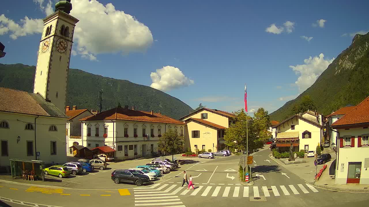 Spletna kamera Kobarid center mesta – dolina Soče – Slovenija