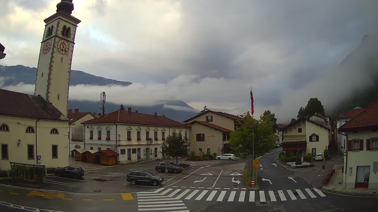 Web kamera uživo Centar grada Kobarida – dolina Soče – Slovenija