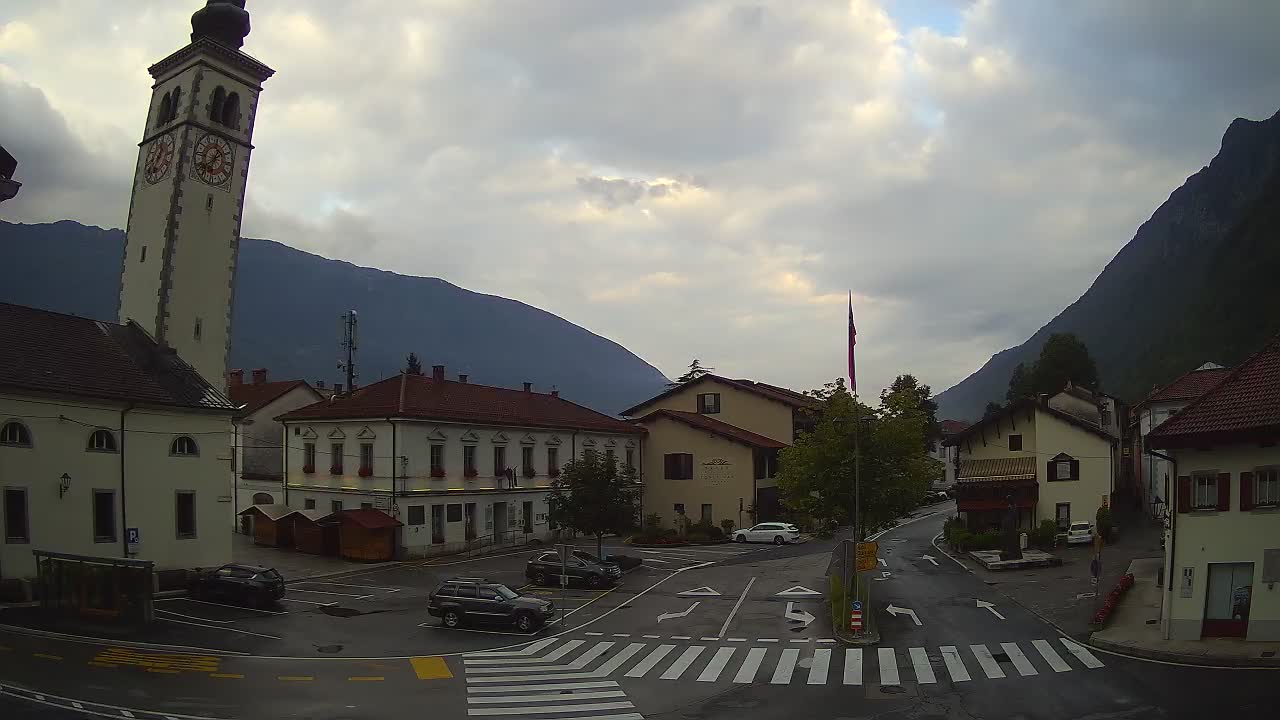 Web kamera uživo Centar grada Kobarida – dolina Soče – Slovenija