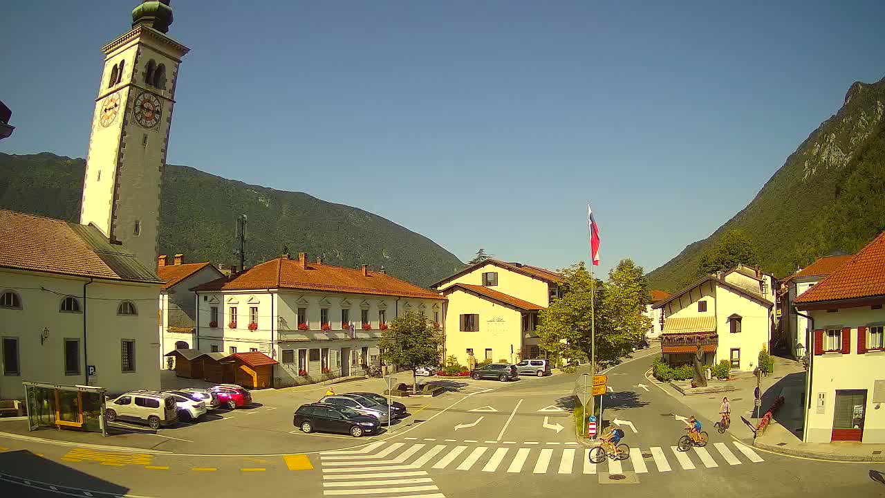 Spletna kamera Kobarid center mesta – dolina Soče – Slovenija