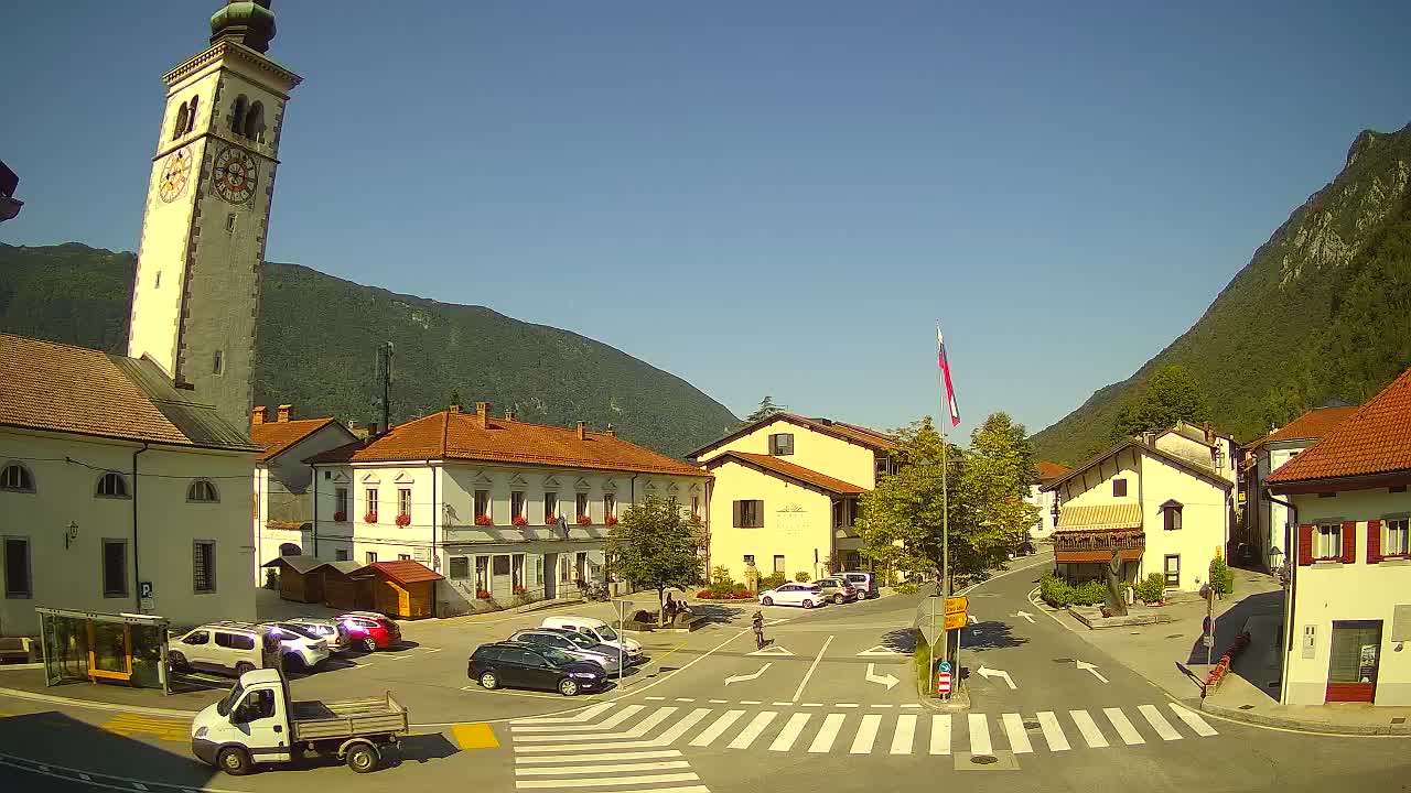 Web kamera uživo Centar grada Kobarida – dolina Soče – Slovenija