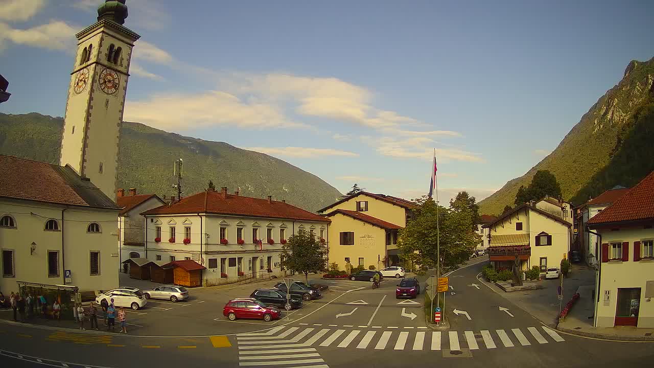Web kamera uživo Centar grada Kobarida – dolina Soče – Slovenija