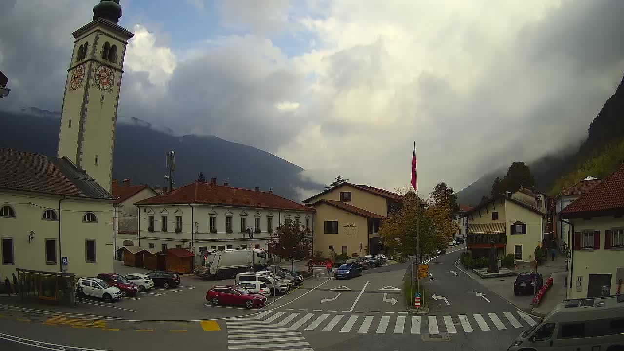 Spletna kamera Kobarid center mesta – dolina Soče – Slovenija