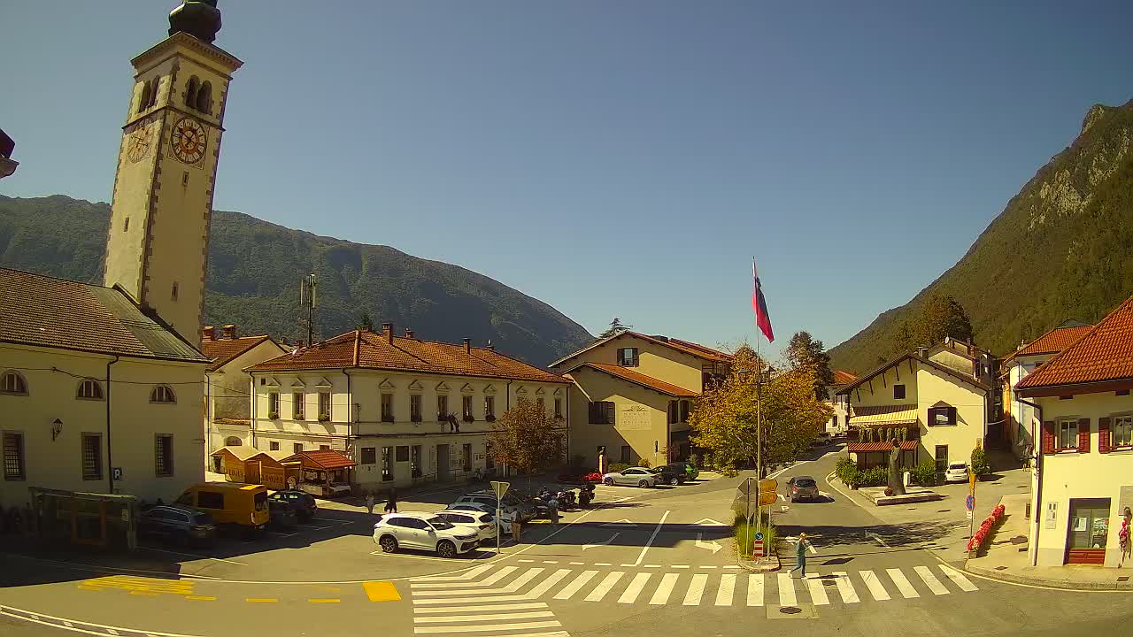 Spletna kamera Kobarid center mesta – dolina Soče – Slovenija