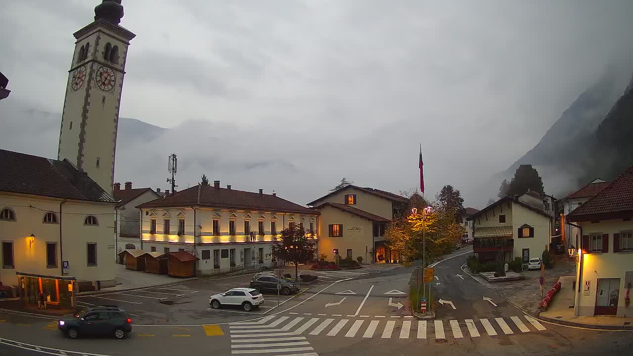 Spletna kamera Kobarid center mesta – dolina Soče – Slovenija