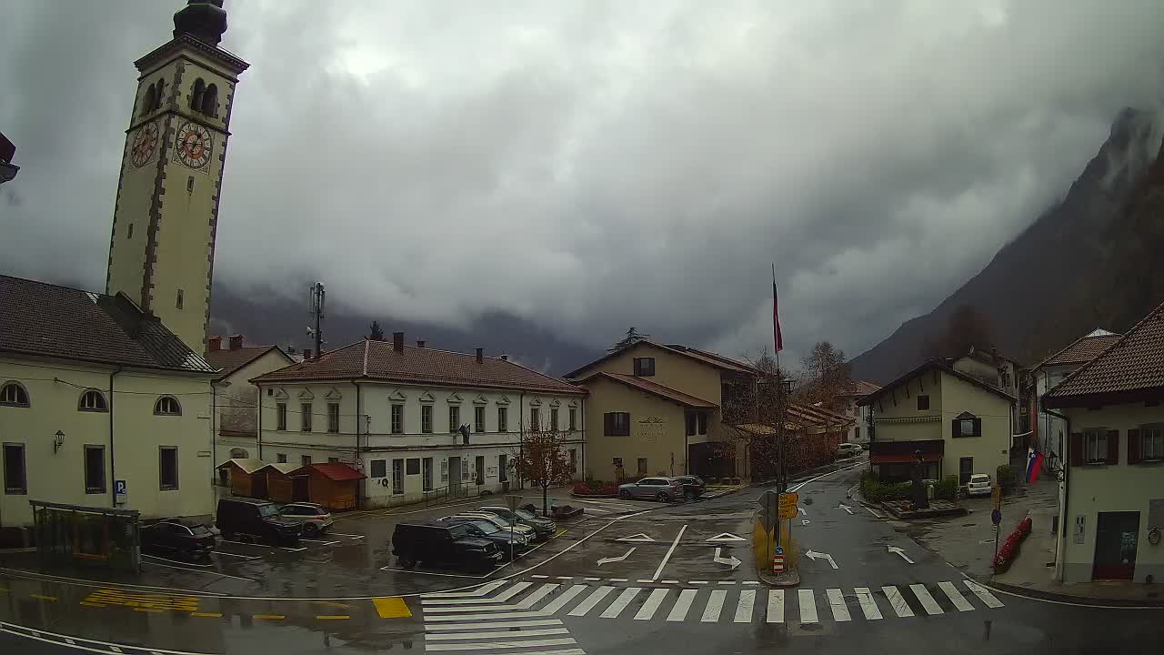 Spletna kamera Kobarid center mesta – dolina Soče – Slovenija
