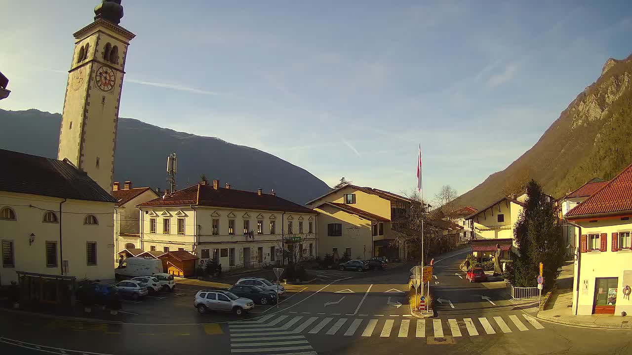 Web kamera uživo Centar grada Kobarida – dolina Soče – Slovenija