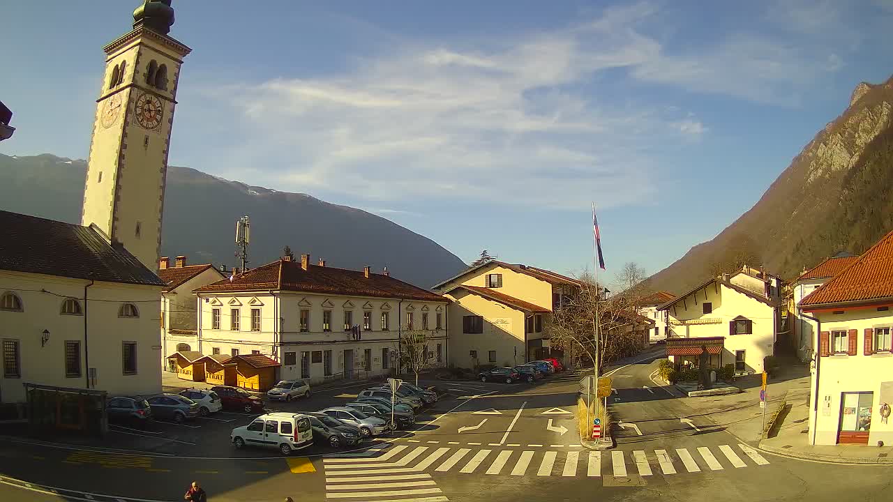 Spletna kamera Kobarid center mesta – dolina Soče – Slovenija