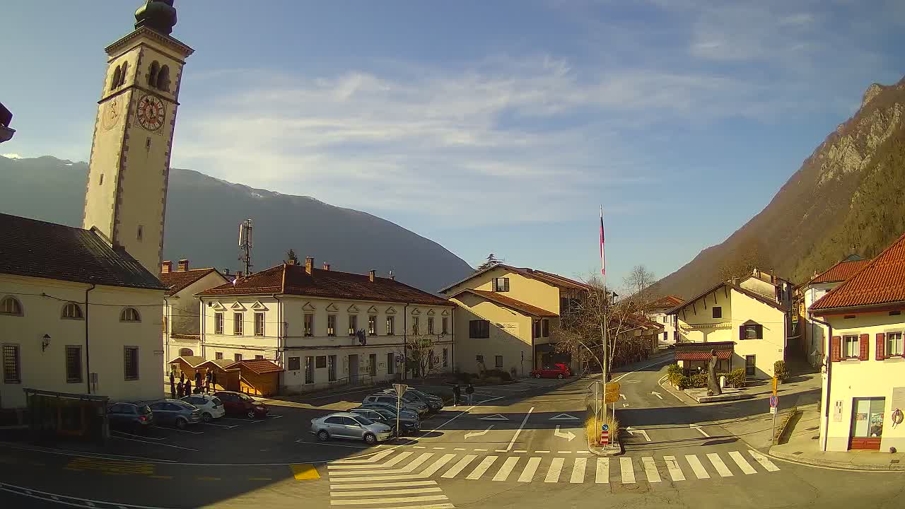 Spletna kamera Kobarid center mesta – dolina Soče – Slovenija
