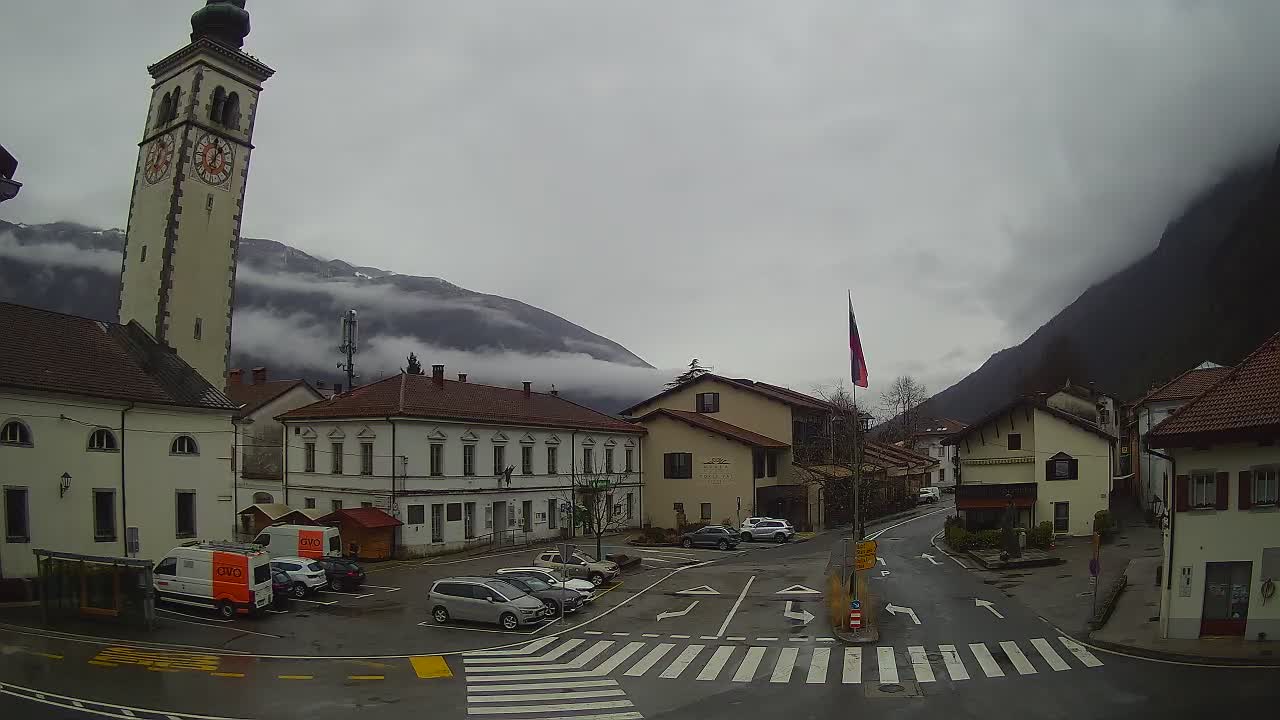 Web kamera uživo Centar grada Kobarida – dolina Soče – Slovenija