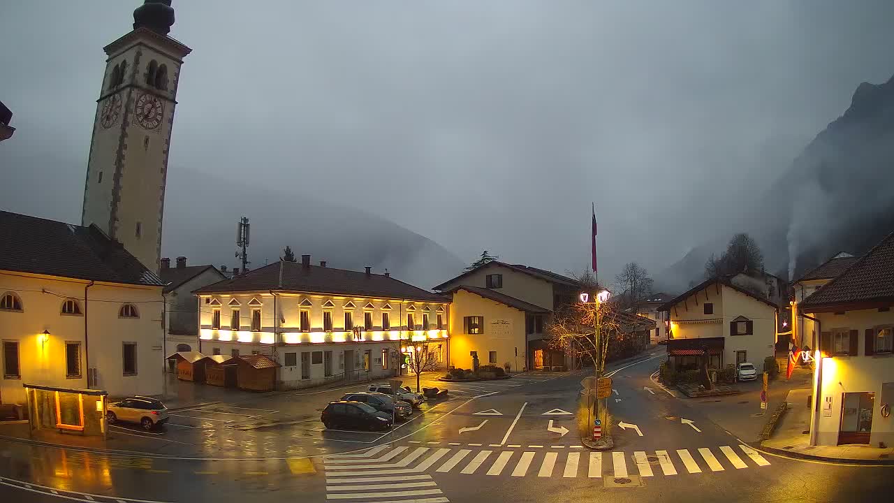 Spletna kamera Kobarid center mesta – dolina Soče – Slovenija