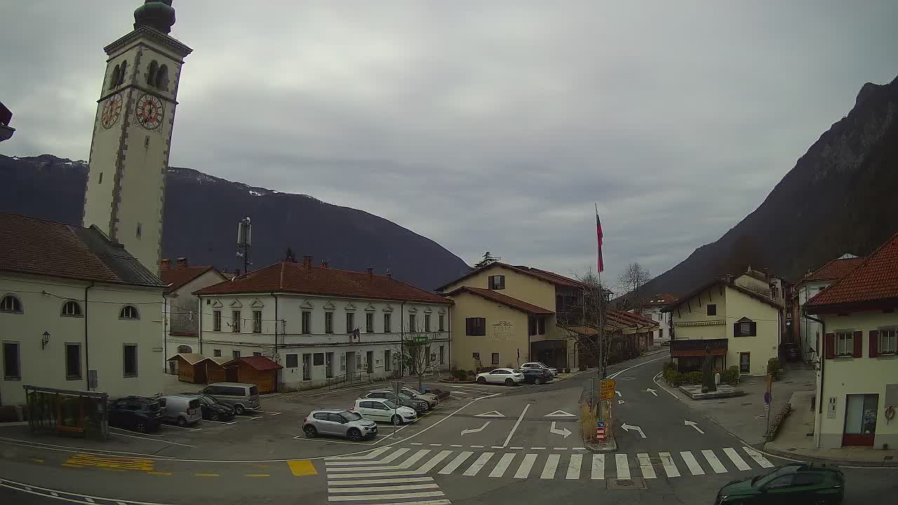 Spletna kamera Kobarid center mesta – dolina Soče – Slovenija