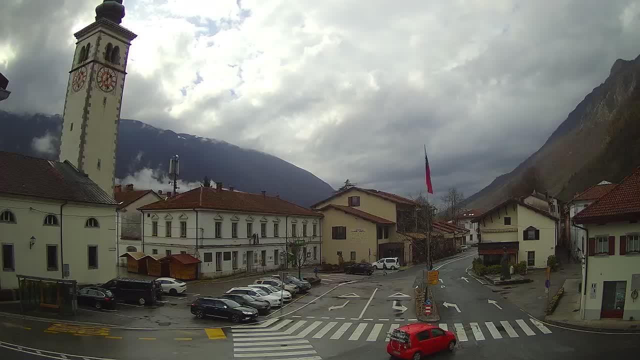Web kamera uživo Centar grada Kobarida – dolina Soče – Slovenija