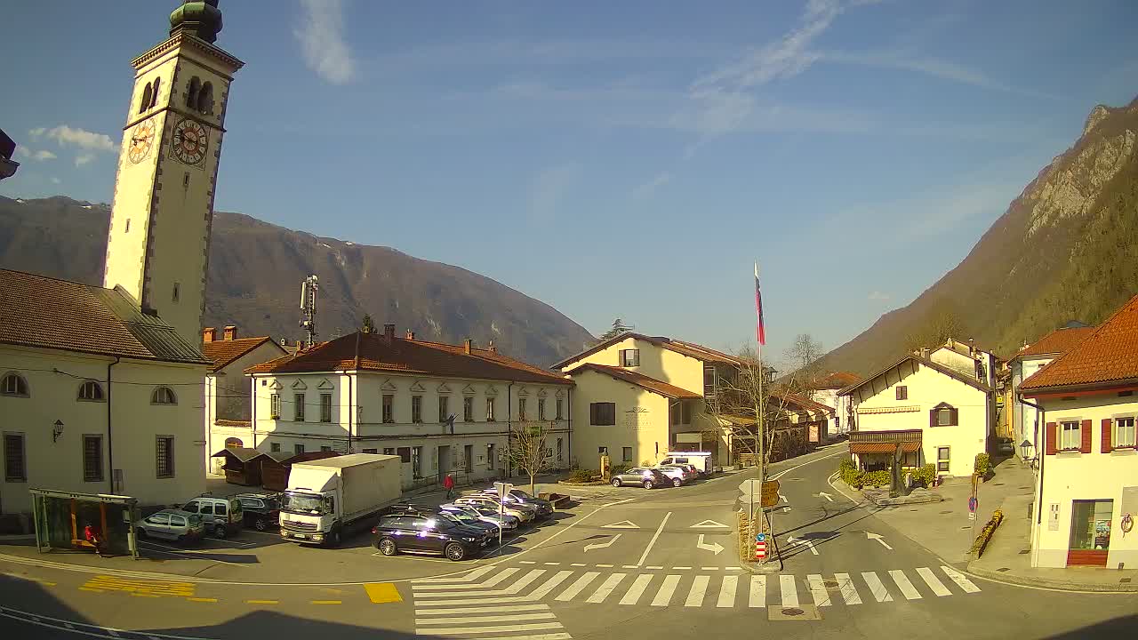 Spletna kamera Kobarid center mesta – dolina Soče – Slovenija