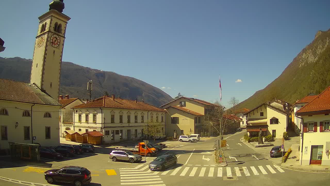 Spletna kamera Kobarid center mesta – dolina Soče – Slovenija
