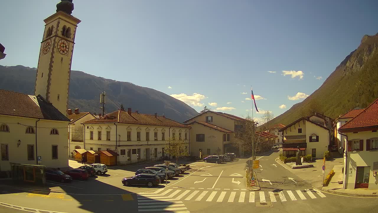 Web kamera uživo Centar grada Kobarida – dolina Soče – Slovenija