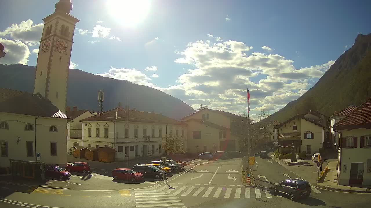 Web kamera uživo Centar grada Kobarida – dolina Soče – Slovenija