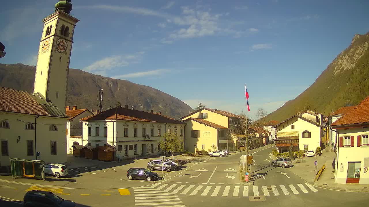 Spletna kamera Kobarid center mesta – dolina Soče – Slovenija