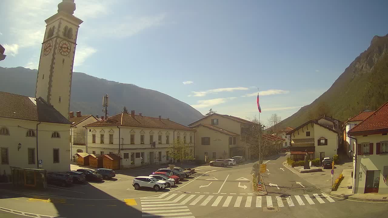 Spletna kamera Kobarid center mesta – dolina Soče – Slovenija