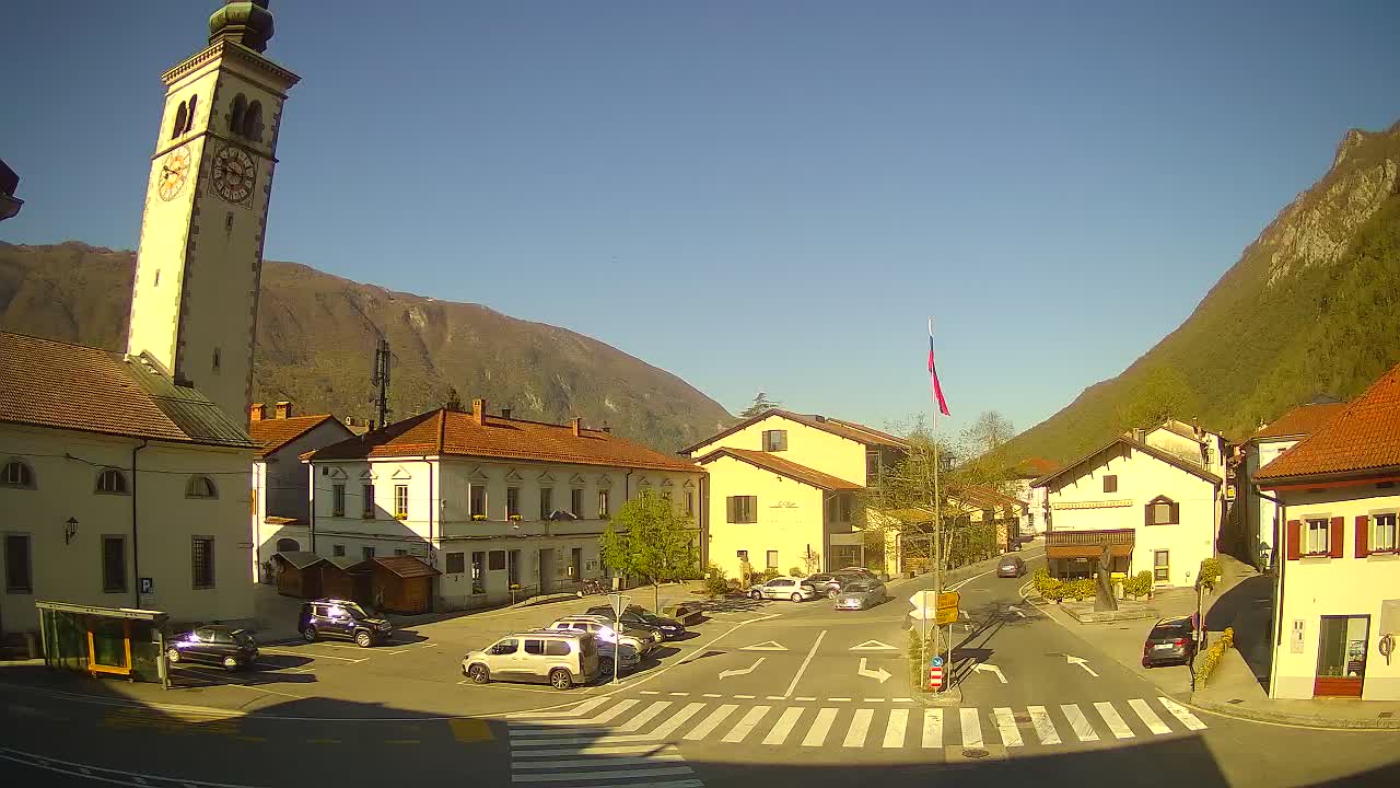 Web kamera uživo Centar grada Kobarida – dolina Soče – Slovenija