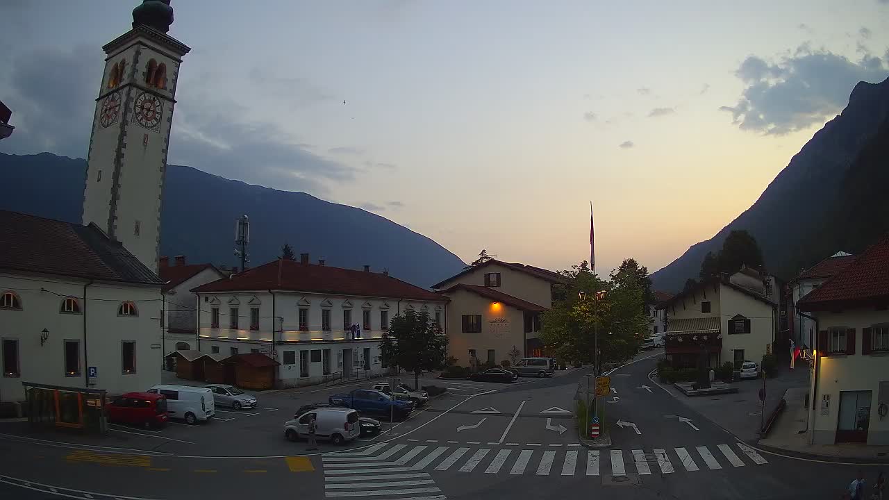 Web kamera uživo Centar grada Kobarida – dolina Soče – Slovenija