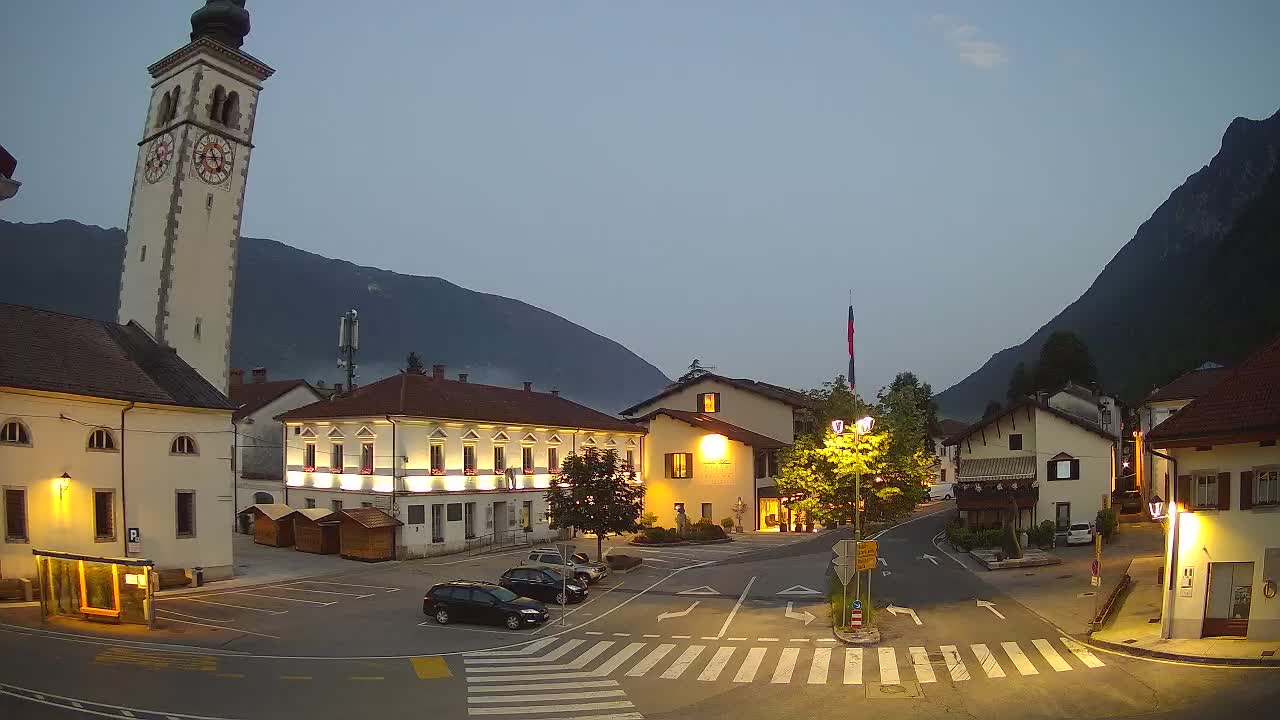 Spletna kamera Kobarid center mesta – dolina Soče – Slovenija