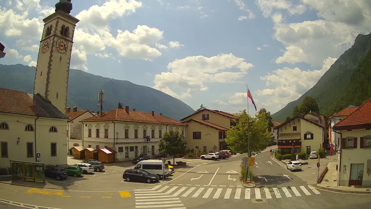 Spletna kamera Kobarid center mesta – dolina Soče – Slovenija