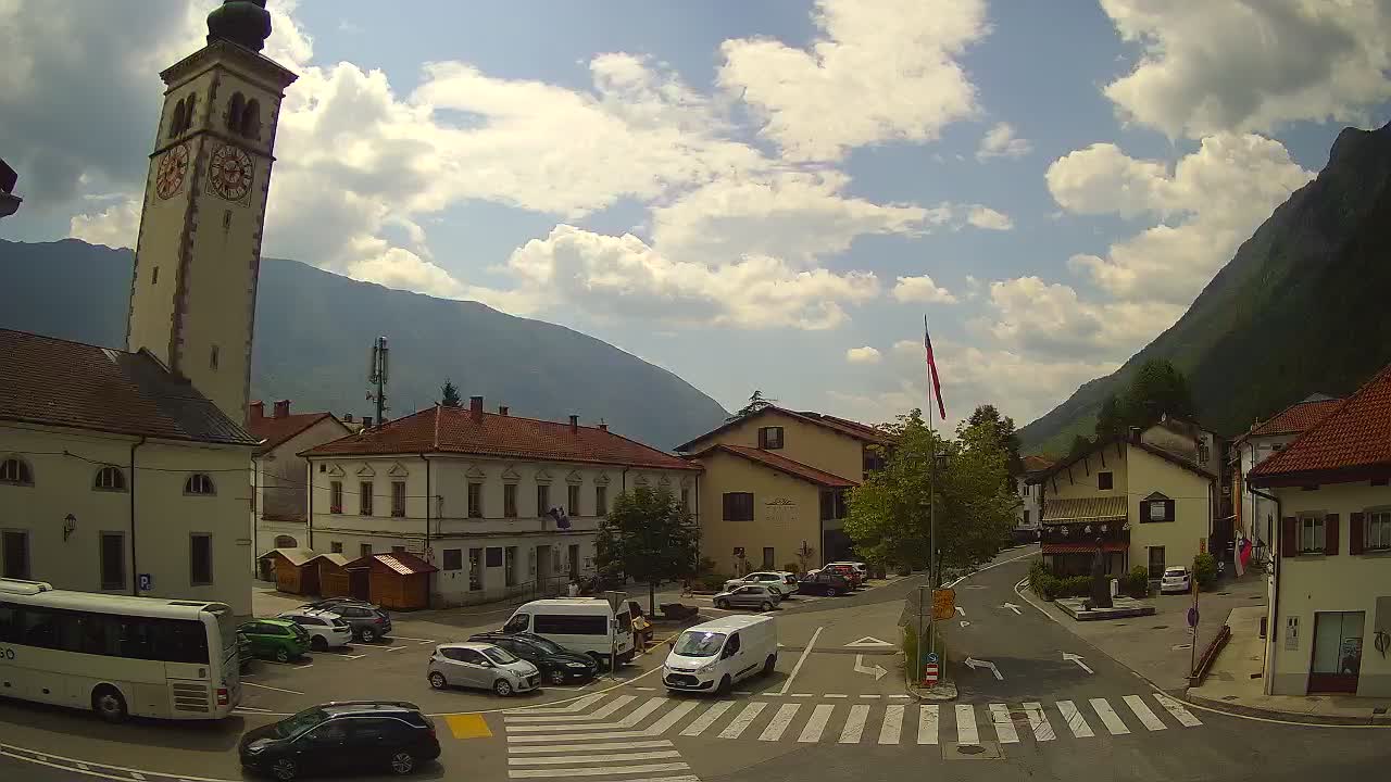 Cámara web en vivo Centro de la ciudad de Kobarid – Valle de Soča – Eslovenia