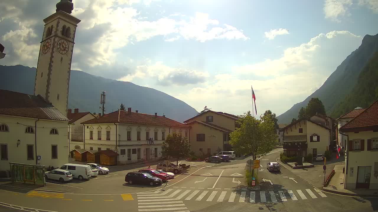 Cámara web en vivo Centro de la ciudad de Kobarid – Valle de Soča – Eslovenia
