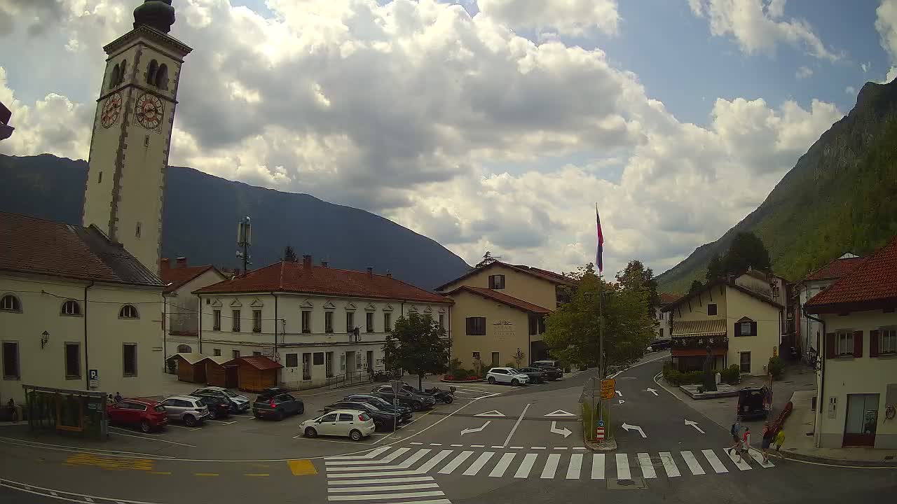 Web kamera uživo Centar grada Kobarida – dolina Soče – Slovenija