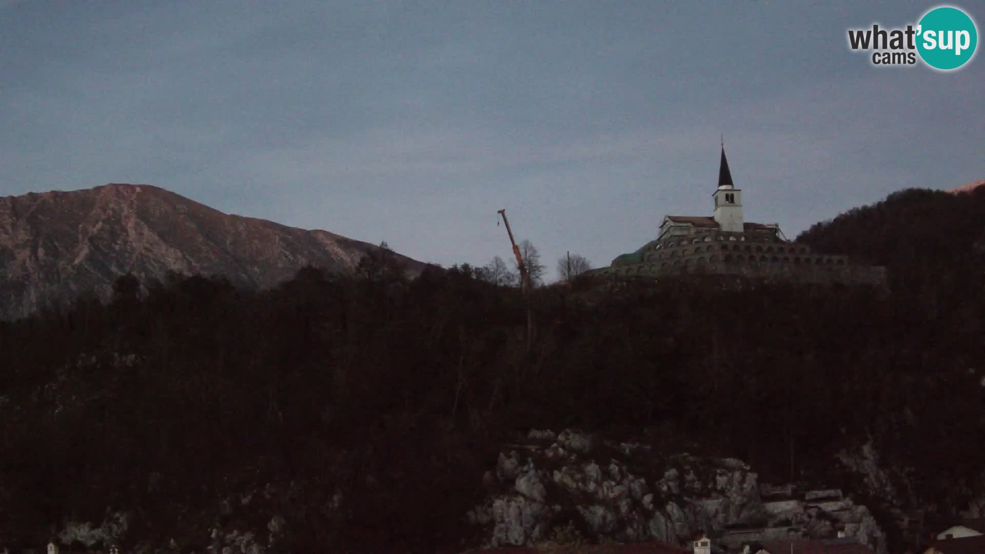 Kobarid-Webcam – Blick auf das Beinhaus aus dem 1. Weltkrieg