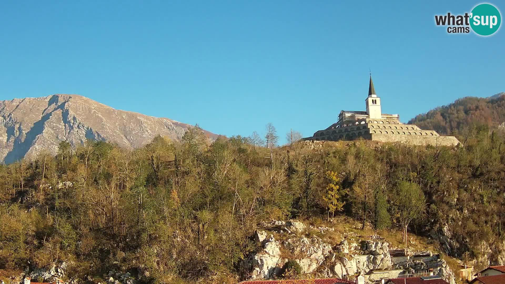 Kobarid-Webcam – Blick auf das Beinhaus aus dem 1. Weltkrieg