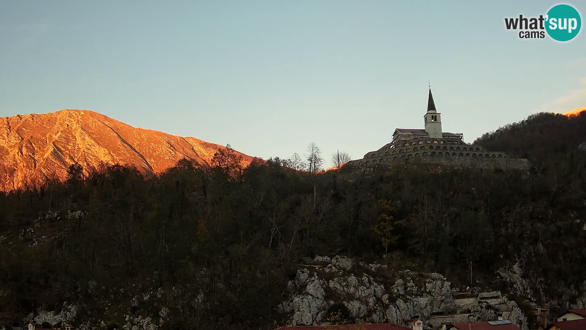 Kobarid-Webcam – Blick auf das Beinhaus aus dem 1. Weltkrieg