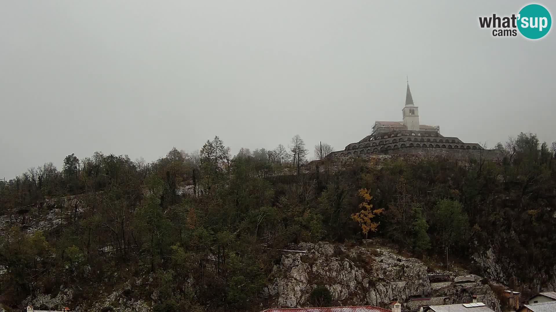 Kobarid-Webcam – Blick auf das Beinhaus aus dem 1. Weltkrieg