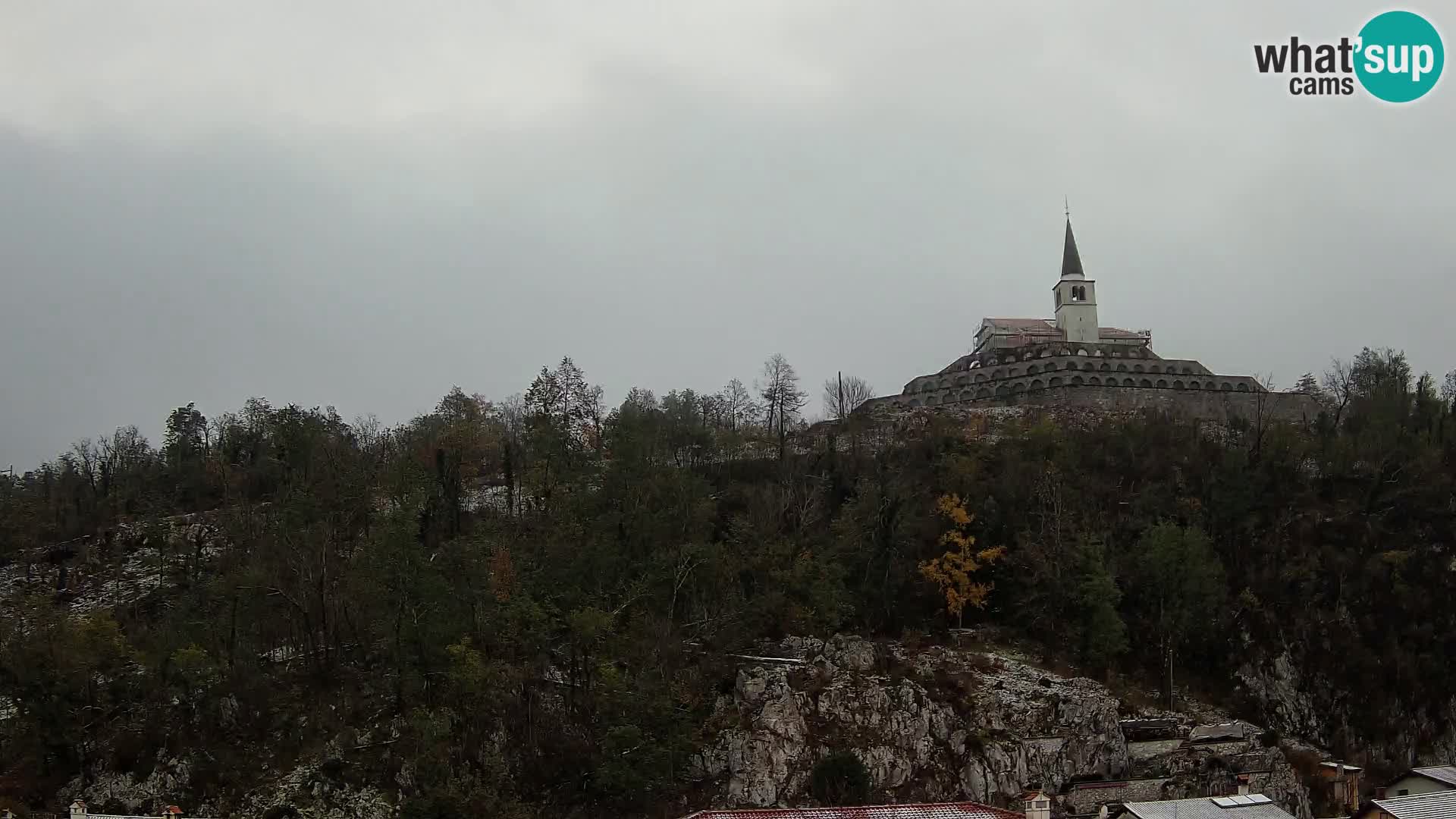 Kobarid-Webcam – Blick auf das Beinhaus aus dem 1. Weltkrieg