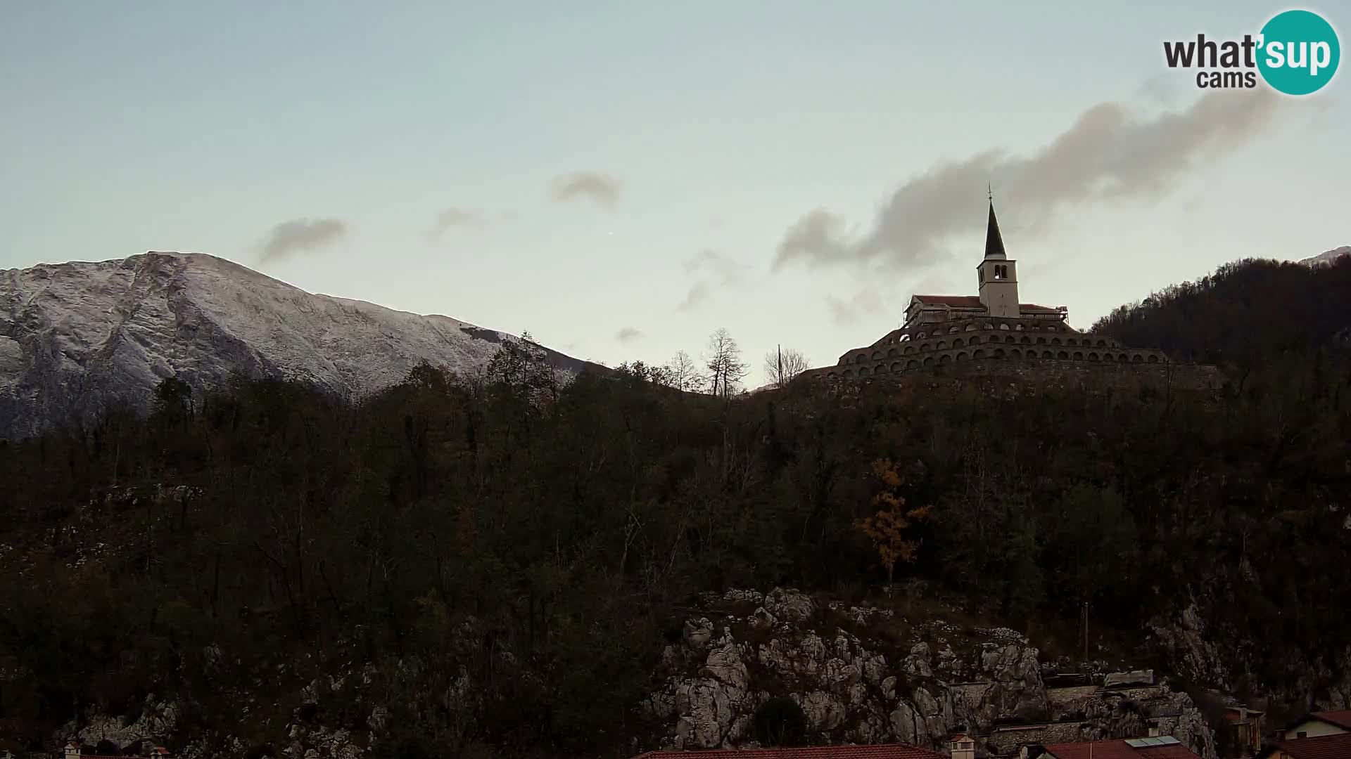 Kobarid-Webcam – Blick auf das Beinhaus aus dem 1. Weltkrieg