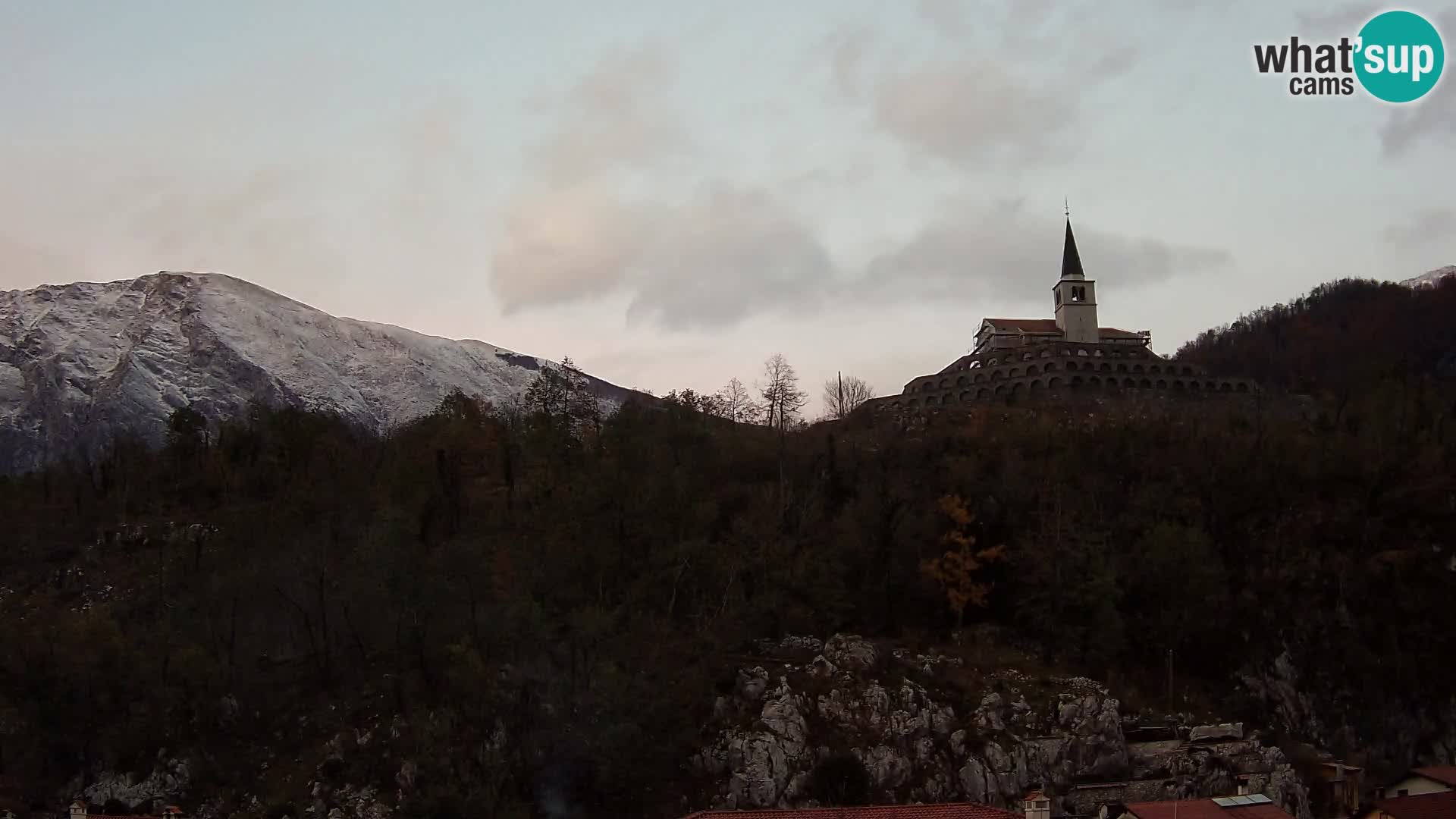 Kobarid-Webcam – Blick auf das Beinhaus aus dem 1. Weltkrieg